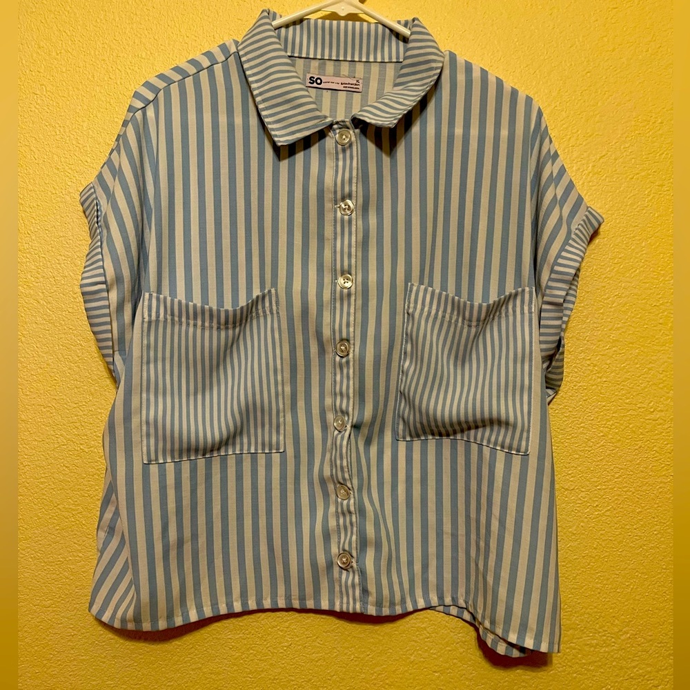SO Goods For Life. Blue & White striped Short Sleeve Button Up Shirt Size XL